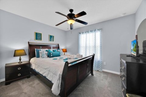 Casa en venta en Davenport, Florida, 6 dormitorios, 261.98 m2 № 1919162 - foto 25