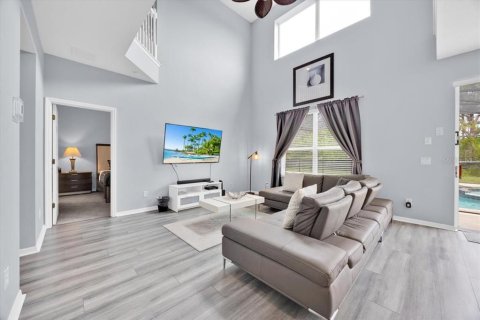 Casa en venta en Davenport, Florida, 6 dormitorios, 261.98 m2 № 1919162 - foto 12