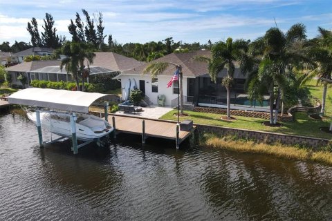 Villa ou maison à vendre à Port Charlotte, Floride: 4 chambres, 244.15 m2 № 864817 - photo 17