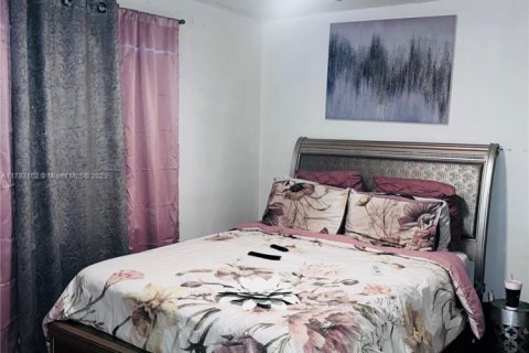 House in Deerfield Beach, Florida 2 bedrooms, 88.44 sq.m. № 2039180 - photo 9