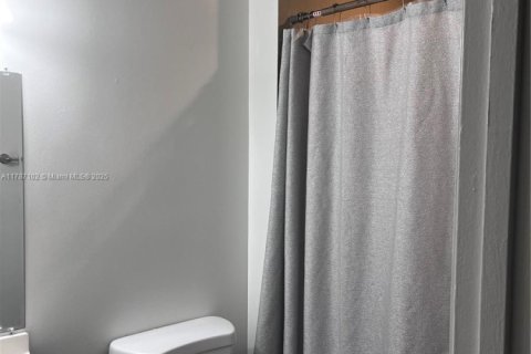 House in Deerfield Beach, Florida 2 bedrooms, 88.44 sq.m. № 2039180 - photo 18