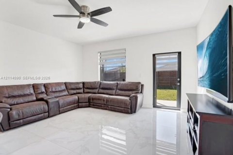 Villa ou maison à louer à Miami, Floride: 3 chambres, 176.61 m2 № 2439380 - photo 10