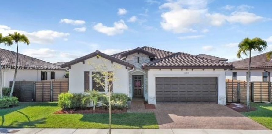 Villa ou maison à Miami, Floride 3 chambres, 176.61 m2 № 2439380