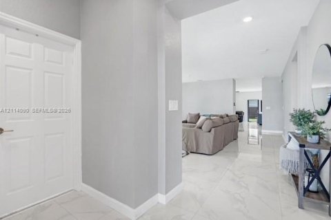 Villa ou maison à louer à Miami, Floride: 3 chambres, 176.61 m2 № 2439380 - photo 12