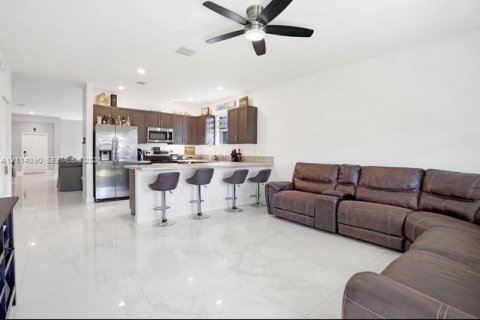 Villa ou maison à louer à Miami, Floride: 3 chambres, 176.61 m2 № 2439380 - photo 7