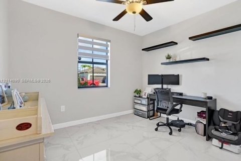 Villa ou maison à louer à Miami, Floride: 3 chambres, 176.61 m2 № 2439380 - photo 15