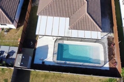 Villa ou maison à louer à Miami, Floride: 3 chambres, 176.61 m2 № 2439380 - photo 2