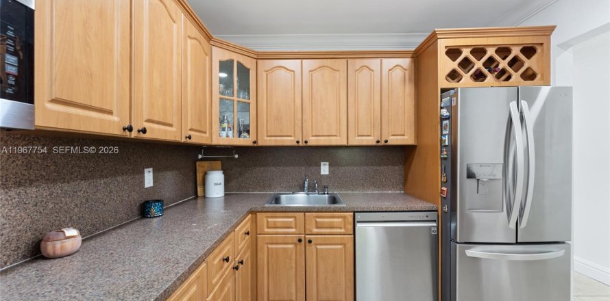 Condominio en Miami, Florida, 2 dormitorios  № 2029143