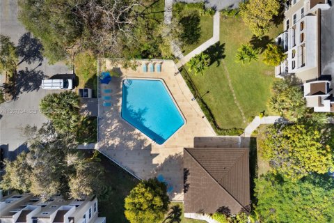 Condominio en alquiler en Miami, Florida, 2 dormitorios, 74.69 m2 № 2029143 - foto 20