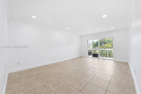 Condominio en alquiler en Miami, Florida, 2 dormitorios, 74.69 m2 № 2029143 - foto 4