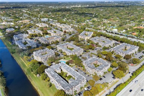 Condominio en alquiler en Miami, Florida, 2 dormitorios, 74.69 m2 № 2029143 - foto 19