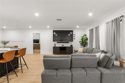 Villa ou maison à vendre à Deerfield Beach, Floride: 3 chambres, 171.31 m2 № 1976699 - photo 18