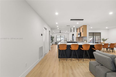 Villa ou maison à vendre à Deerfield Beach, Floride: 3 chambres, 171.31 m2 № 1976699 - photo 11