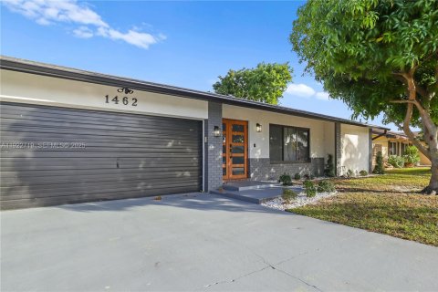 Villa ou maison à vendre à Deerfield Beach, Floride: 3 chambres, 171.31 m2 № 1976699 - photo 4