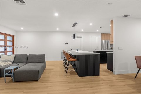 Villa ou maison à vendre à Deerfield Beach, Floride: 3 chambres, 171.31 m2 № 1976699 - photo 23