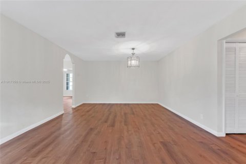 Villa ou maison à louer à Fort Lauderdale, Floride: 3 chambres, 217.67 m2 № 1973153 - photo 5