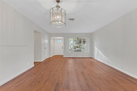 Villa ou maison à louer à Fort Lauderdale, Floride: 3 chambres, 217.67 m2 № 1973153 - photo 8