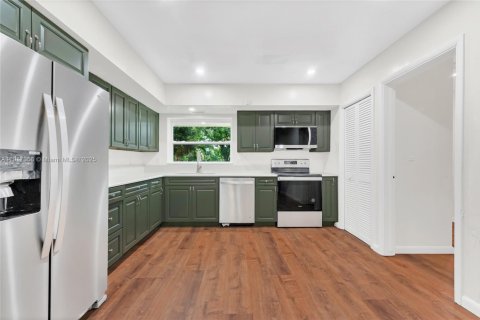 Villa ou maison à louer à Fort Lauderdale, Floride: 3 chambres, 217.67 m2 № 1973153 - photo 14