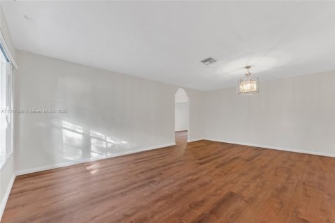 Villa ou maison à louer à Fort Lauderdale, Floride: 3 chambres, 217.67 m2 № 1973153 - photo 6