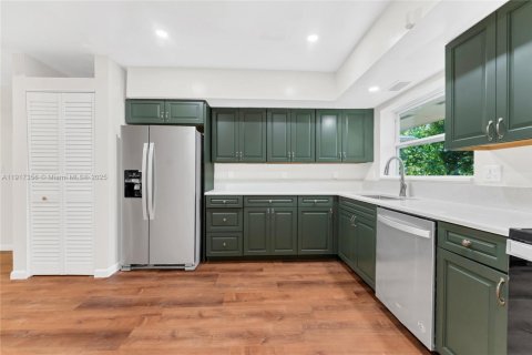 Villa ou maison à louer à Fort Lauderdale, Floride: 3 chambres, 217.67 m2 № 1973153 - photo 13