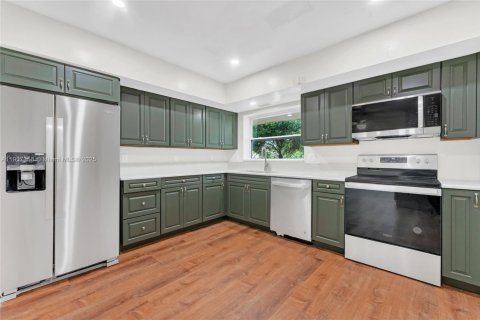 Villa ou maison à louer à Fort Lauderdale, Floride: 3 chambres, 217.67 m2 № 1973153 - photo 12