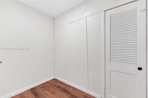 Villa ou maison à louer à Fort Lauderdale, Floride: 3 chambres, 217.67 m2 № 1973153 - photo 20