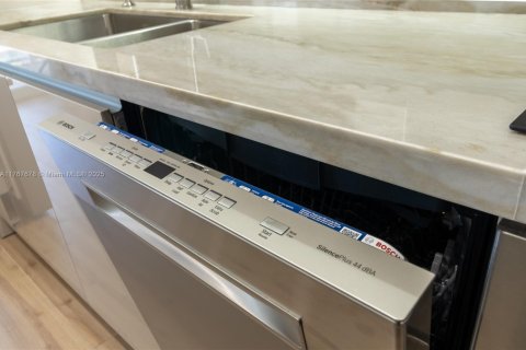 Купить кондоминиум в Санни-Айлс-Бич, Флорида 2 спальни, 119.47м2, № 2039146 - фото 23