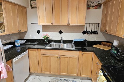 Condominio en venta en West Palm Beach, Florida, 2 dormitorios, 103.12 m2 № 2021461 - foto 5