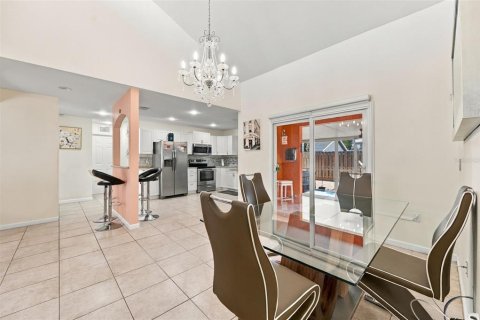 Villa ou maison à vendre à Sarasota, Floride: 3 chambres, 123.37 m2 № 2416665 - photo 16