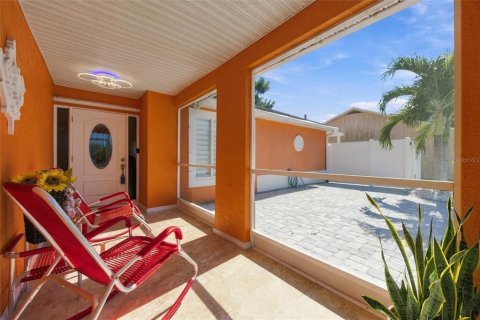 Villa ou maison à vendre à Sarasota, Floride: 3 chambres, 123.37 m2 № 2416665 - photo 10
