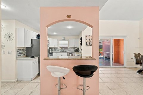 Villa ou maison à vendre à Sarasota, Floride: 3 chambres, 123.37 m2 № 2416665 - photo 12