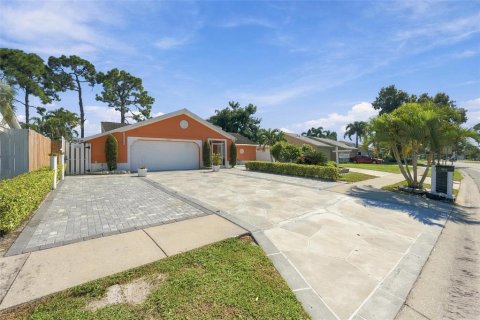 Villa ou maison à vendre à Sarasota, Floride: 3 chambres, 123.37 m2 № 2416665 - photo 4