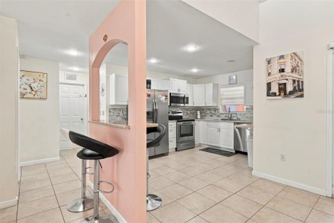 Villa ou maison à vendre à Sarasota, Floride: 3 chambres, 123.37 m2 № 2416665 - photo 18
