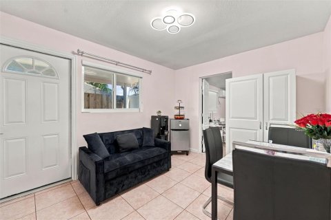 Villa ou maison à vendre à Sarasota, Floride: 3 chambres, 123.37 m2 № 2416665 - photo 27