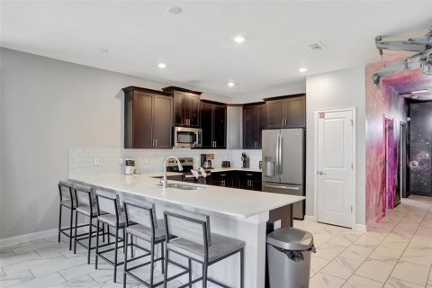 House in Davenport, Florida 8 bedrooms, 363.15 sq.m. № 1751096 - photo 14