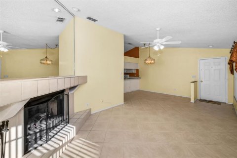 House in Palm Harbor, Florida 2 bedrooms, 79.34 sq.m. № 2237847 - photo 6