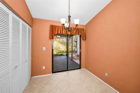 House in Palm Harbor, Florida 2 bedrooms, 79.34 sq.m. № 2237847 - photo 15