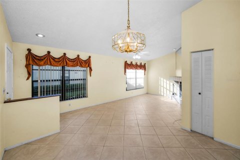 House in Palm Harbor, Florida 2 bedrooms, 79.34 sq.m. № 2237847 - photo 8