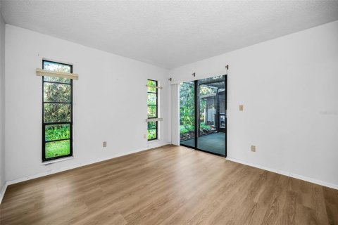 House in Palm Harbor, Florida 2 bedrooms, 79.34 sq.m. № 2237847 - photo 18