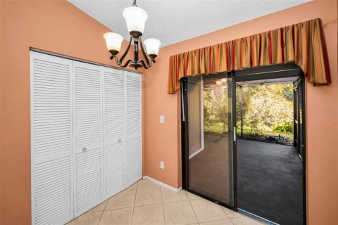 House in Palm Harbor, Florida 2 bedrooms, 79.34 sq.m. № 2237847 - photo 16