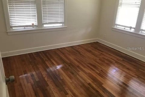 House in Saint Petersburg, Florida 2 bedrooms, 74.14 sq.m. № 2220585 - photo 4