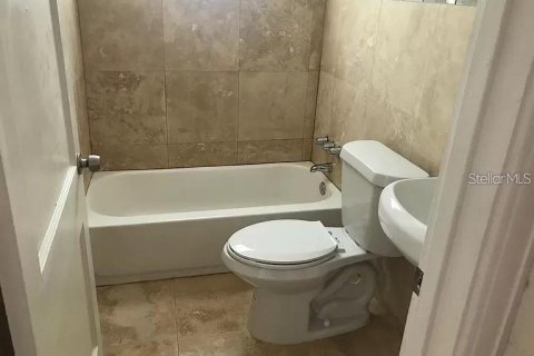 House in Saint Petersburg, Florida 2 bedrooms, 74.14 sq.m. № 2220585 - photo 8