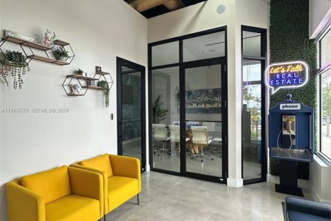 Commercial property in Sweetwater, Florida № 2026724 - photo 5