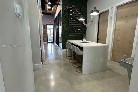 Commercial property in Sweetwater, Florida № 2026724 - photo 11