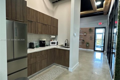 Commercial property in Sweetwater, Florida № 2026724 - photo 14