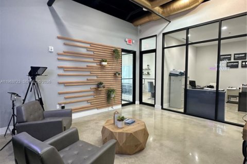 Commercial property in Sweetwater, Florida № 2026724 - photo 18