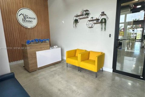 Commercial property in Sweetwater, Florida № 2026724 - photo 4