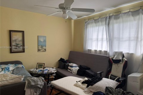 Condo in Hollywood, Florida, 2 bedrooms № 2082212 - photo 4