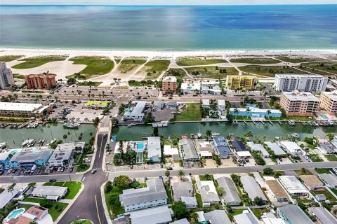 Apartment in Saint Petersburg, Florida 2 bedrooms, 74.32 sq.m. № 2391564 - photo 18