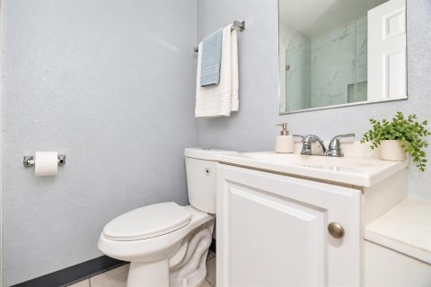 Apartment in Saint Petersburg, Florida 2 bedrooms, 74.32 sq.m. № 2391564 - photo 10